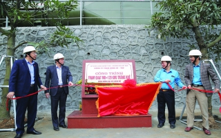 Công ty Than Uông Bí - TKV: Gắn biển công trình chào mừng Đại hội Đảng bộ Tập đoàn CN Than - Khoáng sản VN