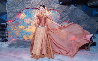 Đại sứ Lào Cai Lê Ngọc Thu mang sắc trẻ Tây Bắc đến Carnaval Thổ cẩm Tây Bắc lần thứ nhất