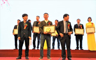 Nghệ nhân Nguyễn Phương Hồng, chủ Vườn Lan Lê Sơn (Hòa Bình)