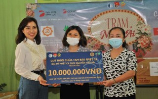Đại sứ Phật ca Nguyễn Thu Hà mang điện thắp sáng ước mơ cho Trung tâm bảo trợ Sao Mai