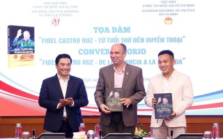 Sức hút từ cuốn sách viết về Tổng tư lệnh Fidel Castro qua góc nhìn và đánh giá của Đại sứ Cuba tại Việt Nam