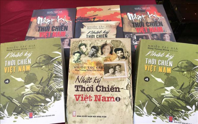 Tổ chức Kỷ lục Việt Nam tôn vinh bộ sách 'Nhật ký thời chiến Việt Nam'